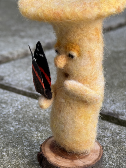 Pilz mit Schmetterling - streicheln – Bild 5